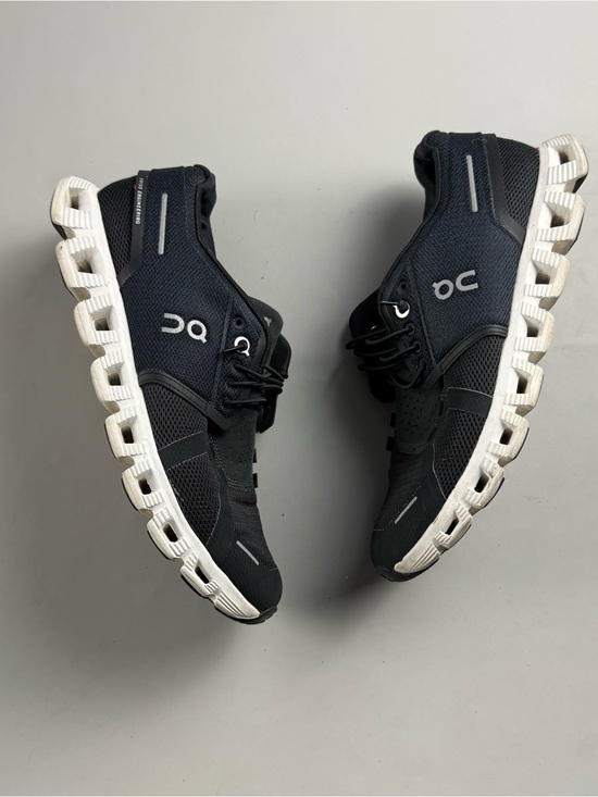 On Running Shoes - On Cloud 6 Women’s Black White Running Minimalist Sneakers Size 8 / 39